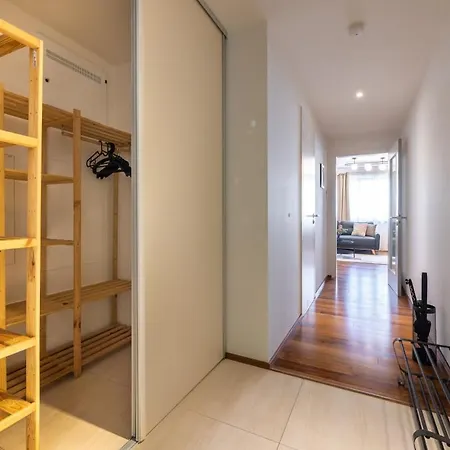 Апартаменты The Bright And Cozy Hideaway Прага